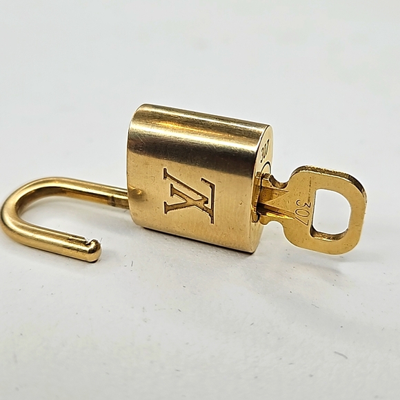 Authentic Louis Vuitton LV Monogram Lock & Key - Picture 11 of 16